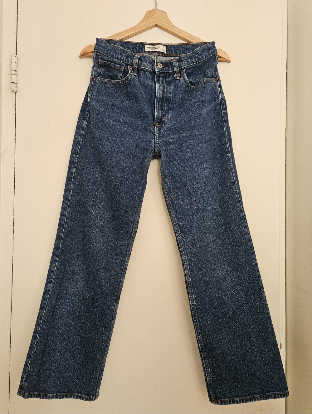 Abercrombie & Fitch High Rise 90s Relaxed Jean